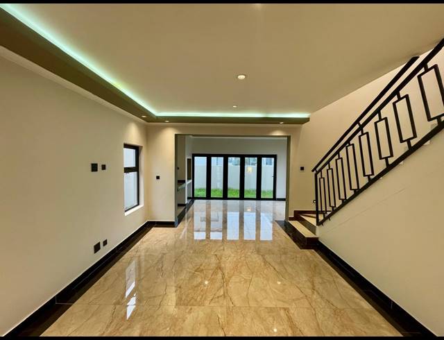 3 BEDROOM FREEHOLD FOR SALE IN SANDOWN